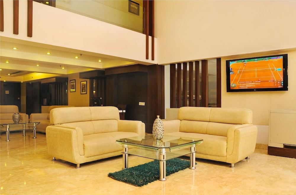 The Pearl Hotel New Delhi Buitenkant foto