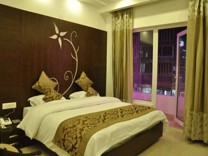 The Pearl Hotel New Delhi Buitenkant foto
