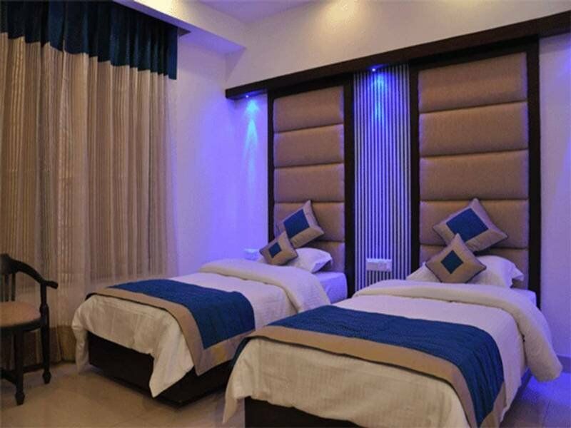 The Pearl Hotel New Delhi Buitenkant foto