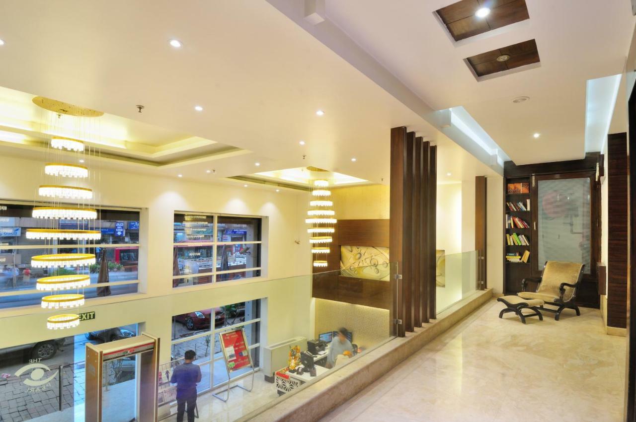 The Pearl Hotel New Delhi Buitenkant foto