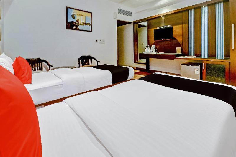 The Pearl Hotel New Delhi Buitenkant foto